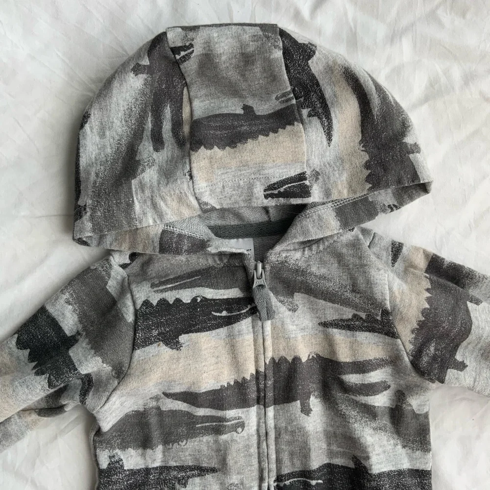 Carter's Alligator Hooded Romper – 6M Neutral